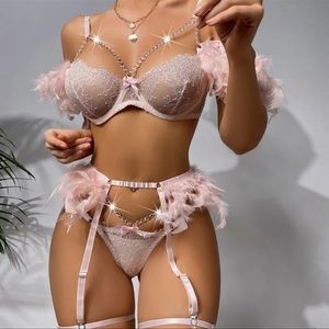 Lace 3-Piece Lingerie Set Bra, Panty, Garter Feathers & Chains NEW Small